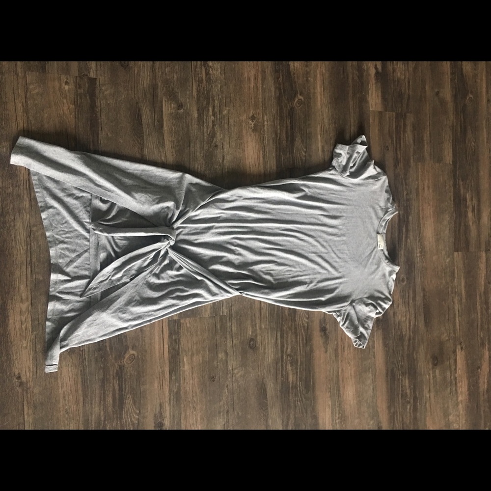 Aritzia grey tshirt dress front tie size xs